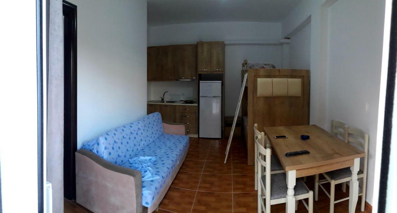 كساميل Guesthouse Xhimi المظهر الخارجي الصورة